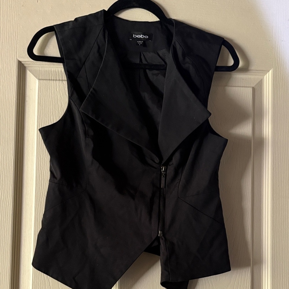 Bebe Black Zip-Up Sleeveless Top